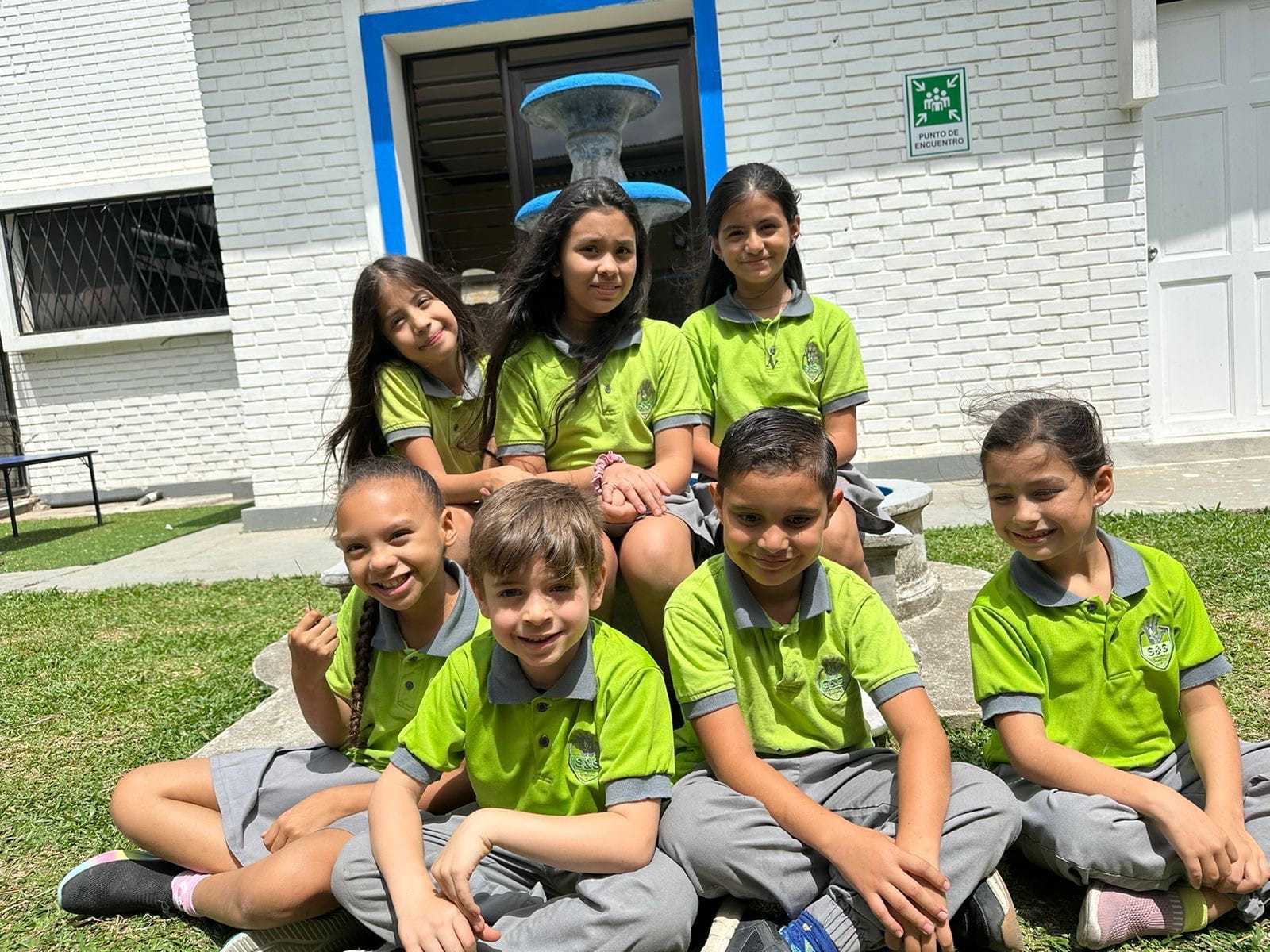 Estudiantes de primaria SYSCA